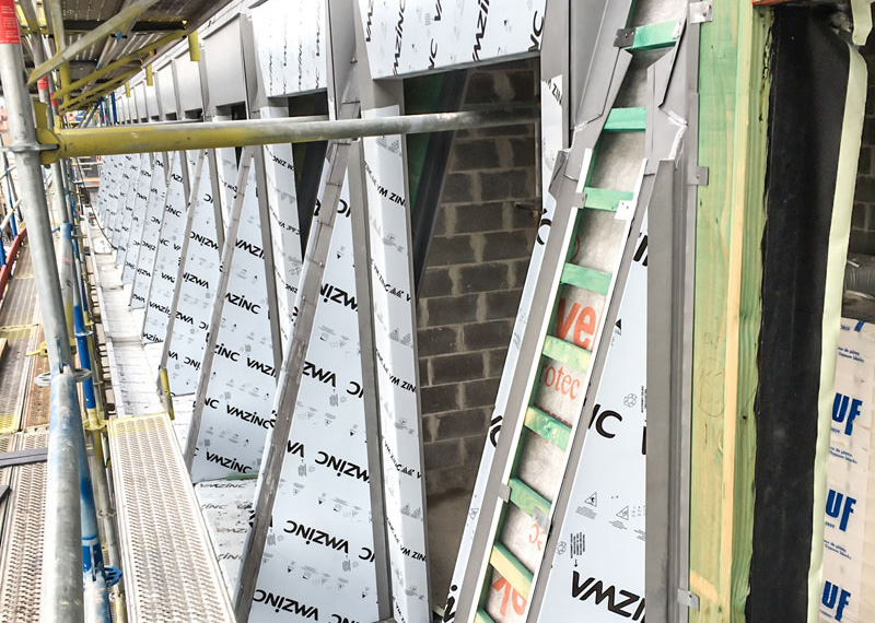 Réalisation de lucarnes rentrantes en zinc - Site Solvay Ixelles